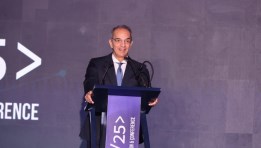 الدكتور عمرو طلعت وزير الاتصالات وتكنولوجيا المعلومات