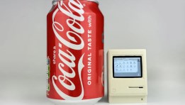 صورة توضح حجم الحاسوب