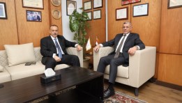 محافظ اسيوط والرئيس التنفيذي لوكالة الفضاء المصرية 