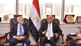 وزير العمل مع المستشار فاروق سلطان 