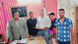 تسليم العقود 