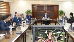 وزير الزراعة يبحث مع شركة كورية فرص الاستثمار في صناعة لقاحات الدواجن بمصر