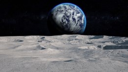 تراب القمر
