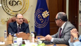 رئيس هيئة الدواء المصرية مع القابضة للقاحات