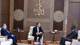 رئيس الوزراء مع نائب المدير العام لصندوق النقد الدولي