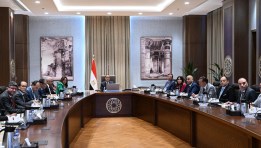 رئيس مجلس يناقش توطين صناعة الحرير