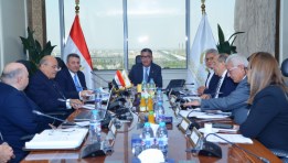 اجتماع وزير التموين مع شركة الزيوت المستخلصة