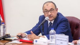المهندس محمد شيمي وزير قطاع الأعمال العام أثناء الندوة