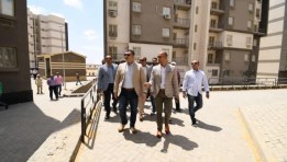 وزير الإسكان 