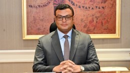  وزير الإسكان والمرافق والمجتمعات العمرانية
