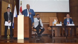 أيمن العشري