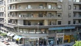 مبنى سكني قديم 