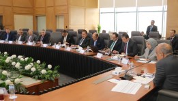 وزير الكهرباء مع رؤساء شركات الكهرباء