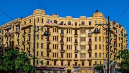 مبنى قديم في القاهرة