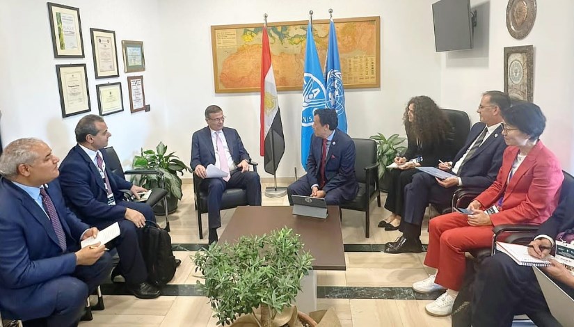 وزير الزراعة مع وفد منظمة الفاو وزير الزراعة مع وفد منظمة الفاو