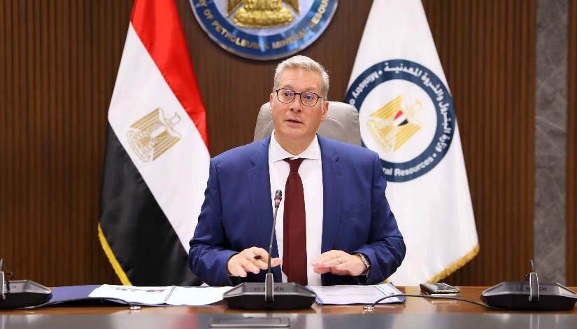 المهندس كريم بدوي وزير البترول المهندس كريم بدوي وزير البترول
