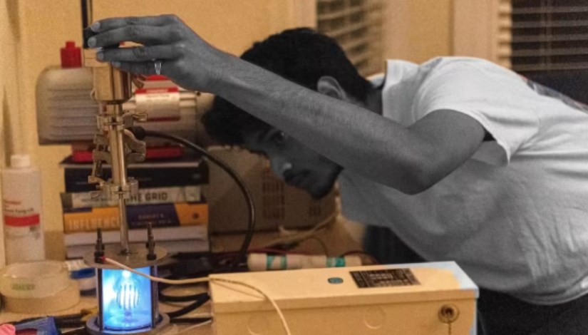 عبقرية شبابية: طالب ثانوي يبني مفاعل اندماج نووي عبقرية شبابية: طالب ثانوي يبني مفاعل اندماج نووي