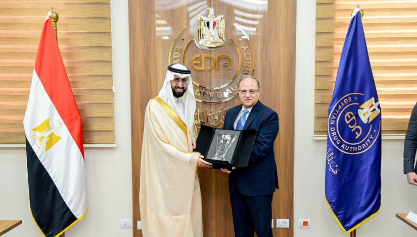 رئيس هيئة الدواء المصرية مع الدكتور هشام الجضعي رئيس هيئة الدواء المصرية مع الدكتور هشام الجضعي