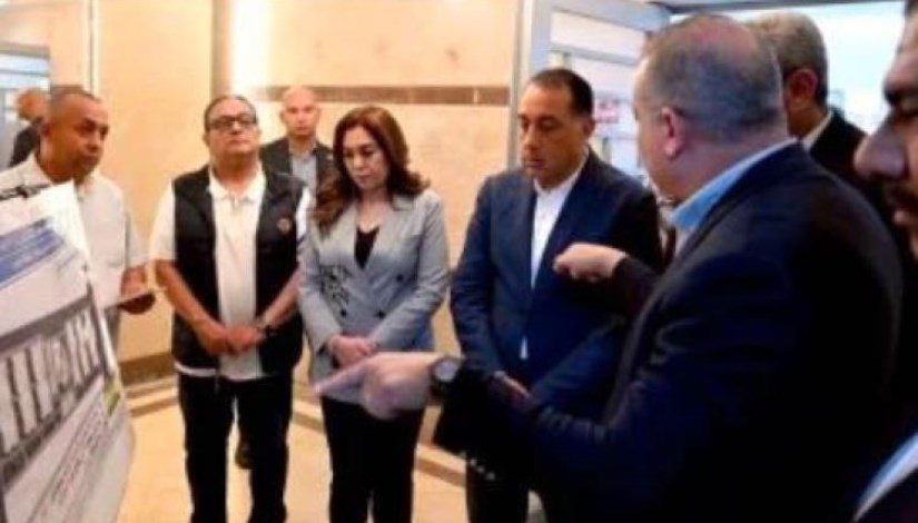 رئيس الوزراء ووزيرة التنمية المحلية يتفقدان مشروع الإسكان رئيس الوزراء ووزيرة التنمية المحلية يتفقدان مشروع الإسكان
