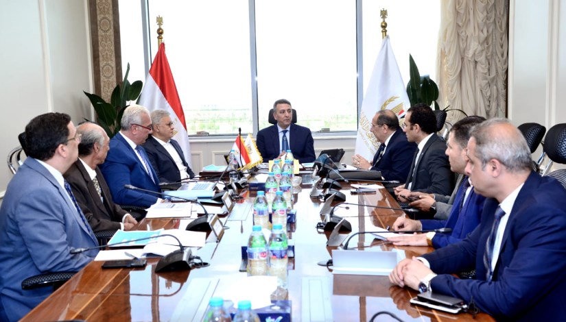 اجتماع نائب وزير التموين