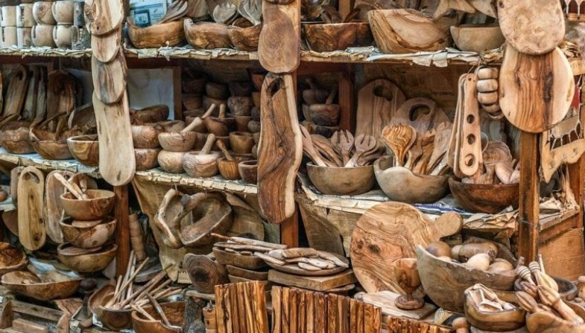 صناعة الأثاث من شجر الزيتون صناعة الأثاث من شجر الزيتون