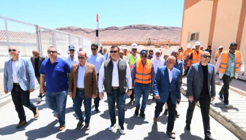 وزير الإسكان يبدأ جولة بمشروع تطوير موقع "التجلى الأعظم " بمدينة سانت كاترين وزير الإسكان يبدأ جولة بمشروع تطوير موقع "التجلى الأعظم " بمدينة سانت كاترين
