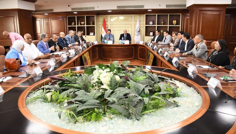 وزير الشباب والرياضة يلتقي بأعضاء مجلسي النواب والشيوخ بمحافظة بني سويف وزير الشباب والرياضة يلتقي بأعضاء مجلسي النواب والشيوخ بمحافظة بني سويف