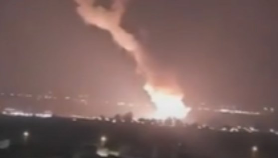 سقوط صاروخ إيراني في مدينة وسط إسرائيل