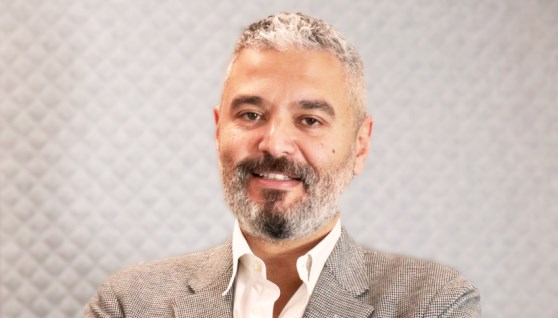 جيه إل إل: السعودية والإمارات