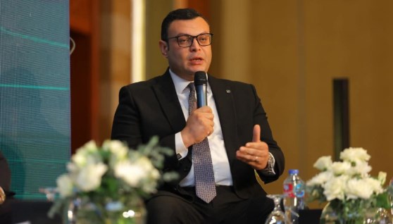 وزير الإسكان 