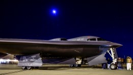 الطائرة B-2