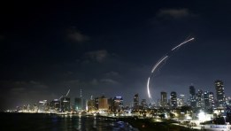 الصواريخ الإيرانية على إيران