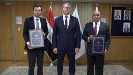 وزير البترول من توقيع اتفاقية شركة لوك أويل