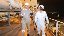 وزير البترول من زيارته لسفينة Energos Power