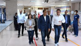 رئيس مجلس الوزراء خلال زيارته لمستشفى وادي النطرون 