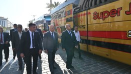 وزير الصناعة والنقل 