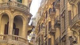 مبنى قديم في القاهرة 
