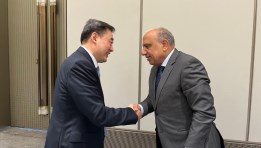 وزير الكهرباء محمود عصمت في الصين