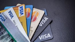 البطاقة الائتمانية 