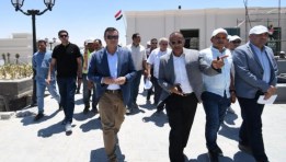 وزير الإسكان 