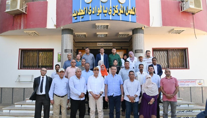 جانب من الزيارة جانب من الزيارة