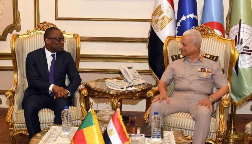وزير الدفاع المصري يلتقي وزير خارجية بنين لتعزيز التعاون وزير الدفاع المصري يلتقي وزير خارجية بنين لتعزيز التعاون