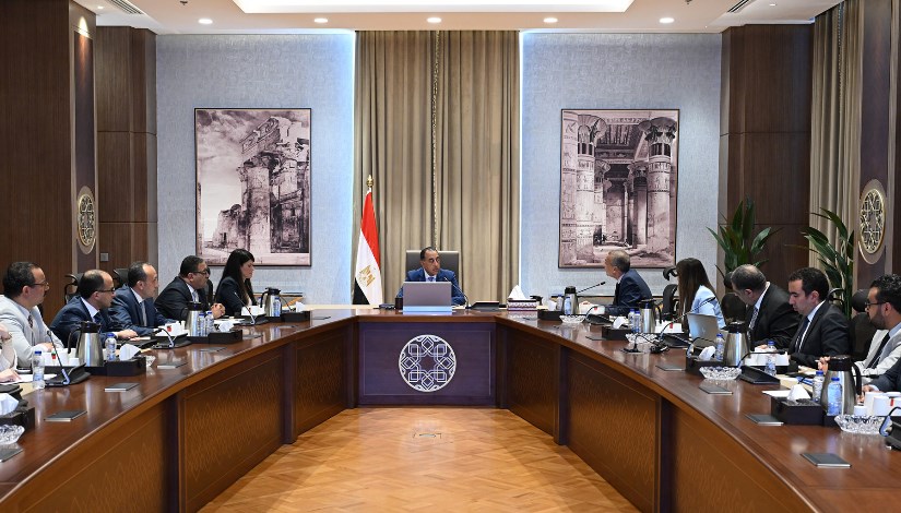 رئيس الوزراء يناقش خطة العمل لإجراء التعداد العام للسكان والإسكان والمنشآت 2027 رئيس الوزراء يناقش خطة العمل لإجراء التعداد العام للسكان والإسكان والمنشآت 2027