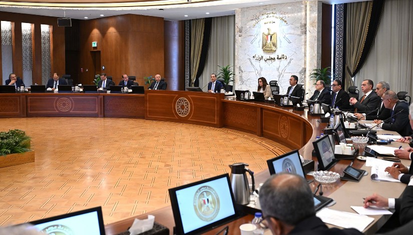 رئيس مجلس الوزراء من اجتماع اللجنة العليا لضبط الأسواق وأسعار السلع رئيس مجلس الوزراء من اجتماع اللجنة العليا لضبط الأسواق وأسعار السلع