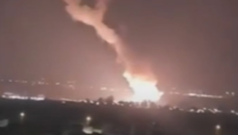 سقوط صاروخ إيراني في مدينة وسط إسرائيل سقوط صاروخ إيراني في مدينة وسط إسرائيل