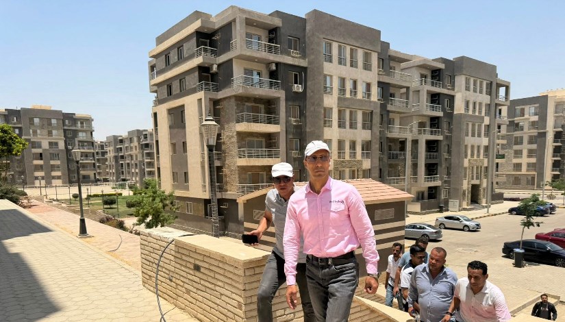 رئيس جهاز مدينة القاهرة الجديدة يتفقد مشروعات الإسكان رئيس جهاز مدينة القاهرة الجديدة يتفقد مشروعات الإسكان