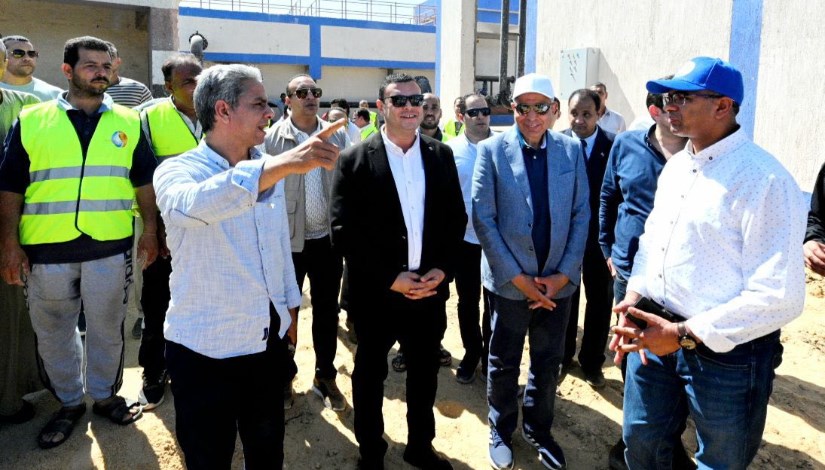 وزير الإسكان يتفقد محطة مياه شرب صفانية بالمنيا وزير الإسكان يتفقد محطة مياه شرب صفانية بالمنيا