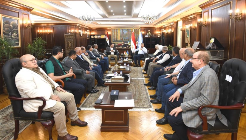 صورة من اجتماع محافظ الاسكندرية ووزير الإسكان صورة من اجتماع محافظ الاسكندرية ووزير الإسكان
