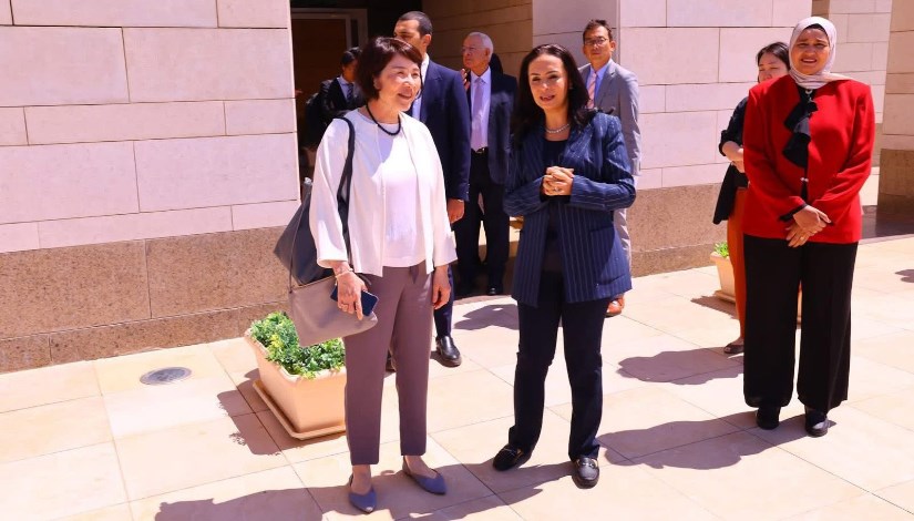 وزيرة التضامن مع الوفد الياباني وزيرة التضامن مع الوفد الياباني