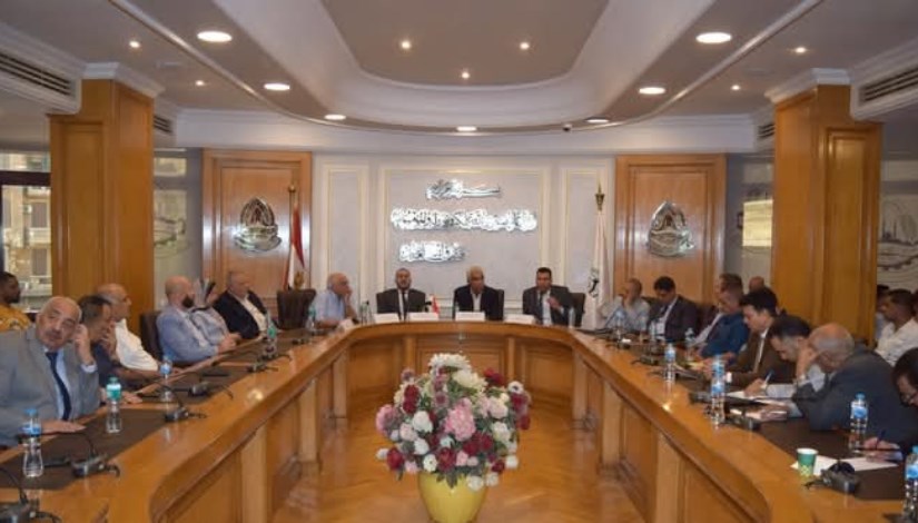 جانب من الندوة جانب من الندوة